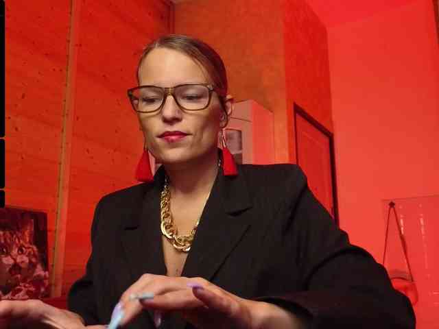 Findom_Lady_Shine webcam