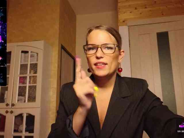 Findom_Lady_Shine webcam