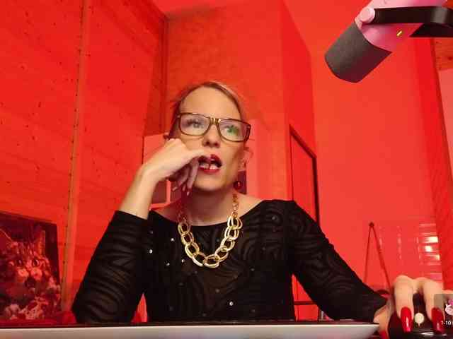 Findom_Lady_Shine webcam