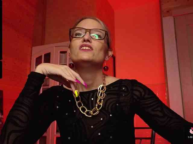 Findom_Lady_Shine webcam