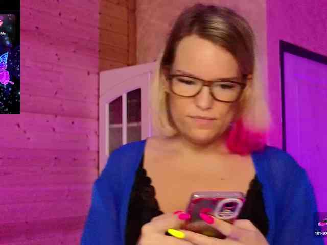 Findom_Lady_Shine webcam