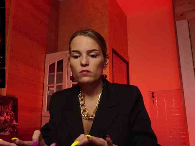 Findom_Lady_Shine webcam