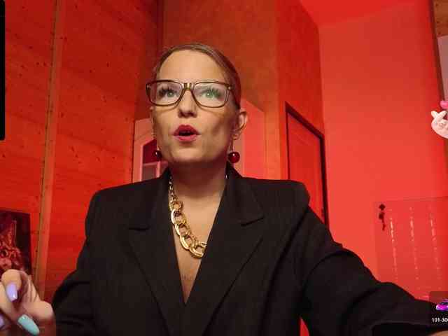 Findom_Lady_Shine webcam