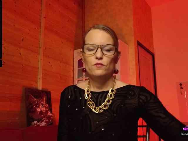 Findom_Lady_Shine webcam