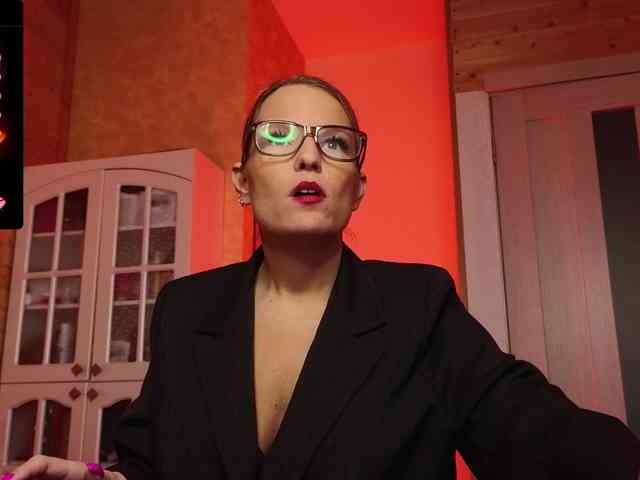 Findom_Lady_Shine webcam