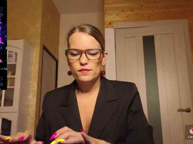 Findom_Lady_Shine webcam