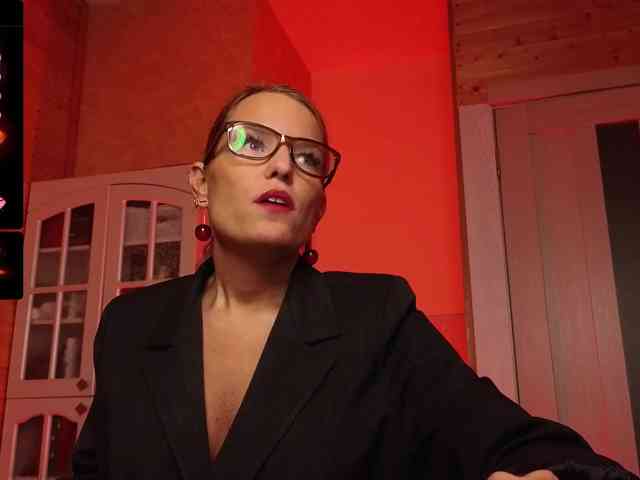 Findom_Lady_Shine webcam