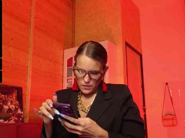 Findom_Lady_Shine webcam