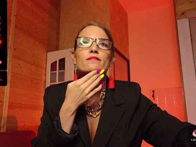 Findom_Lady_Shine webcam