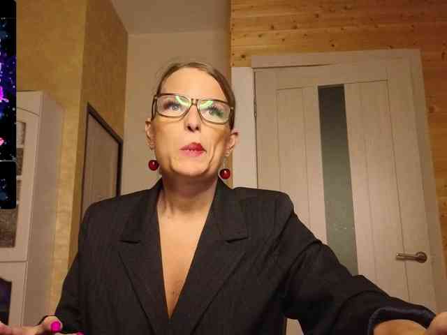 Findom_Lady_Shine webcam
