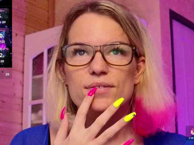 Findom_Lady_Shine webcam