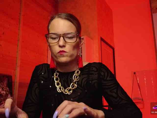 Findom_Lady_Shine webcam