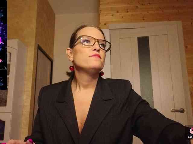 Findom_Lady_Shine webcam
