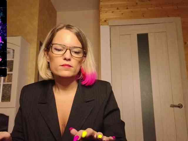 Findom_Lady_Shine webcam
