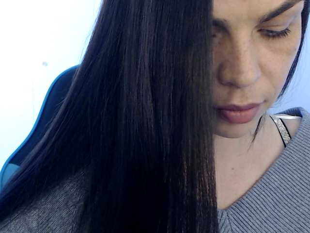 justicy's BongaCams show and profile