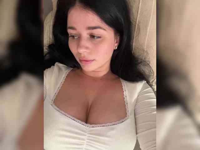 Happy_Doll webcam