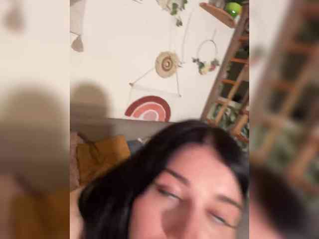 Happy_Doll webcam