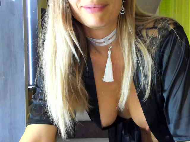 rocsi79 Live Webcam on BongaCams