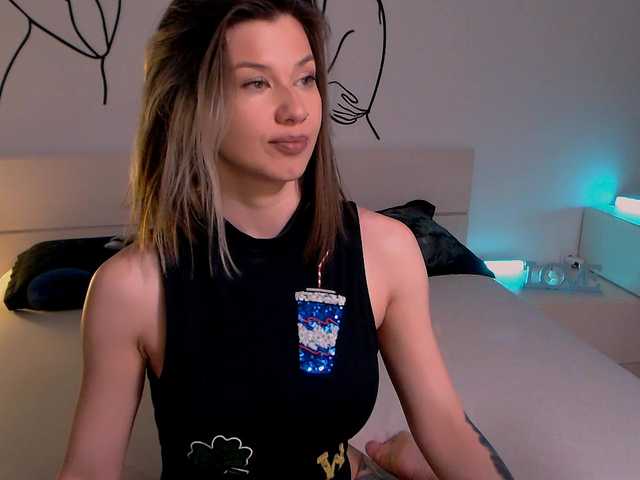 devilishfox's BongaCams show and profile