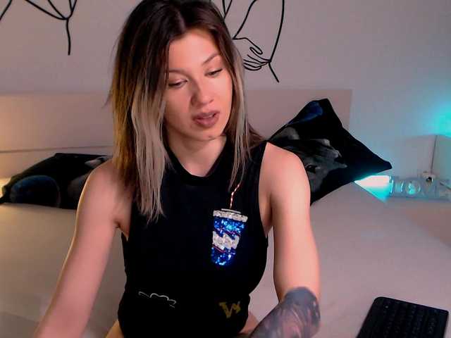 devilishfox's BongaCams show and profile