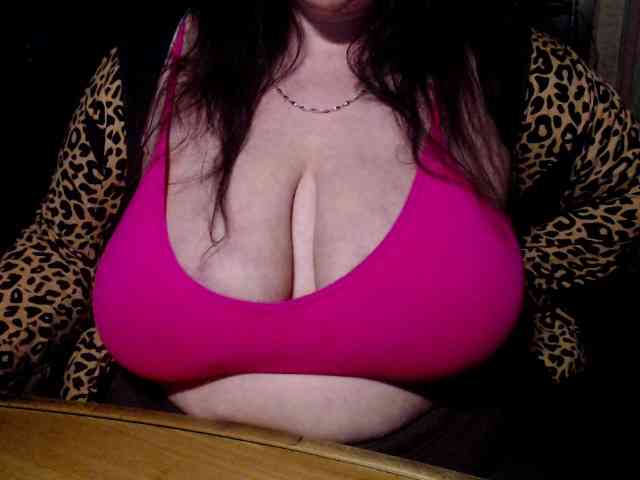 tanyvel34 Live Webcam on BongaCams