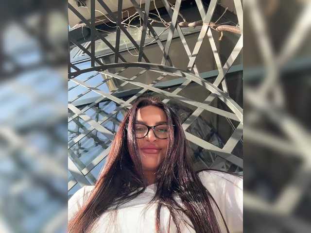 sweetkira25's BongaCams show and profile