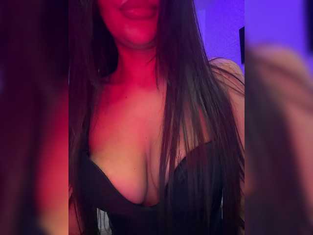 sweetkira25's BongaCams show and profile