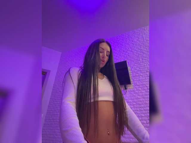 sweetkira25's BongaCams show and profile