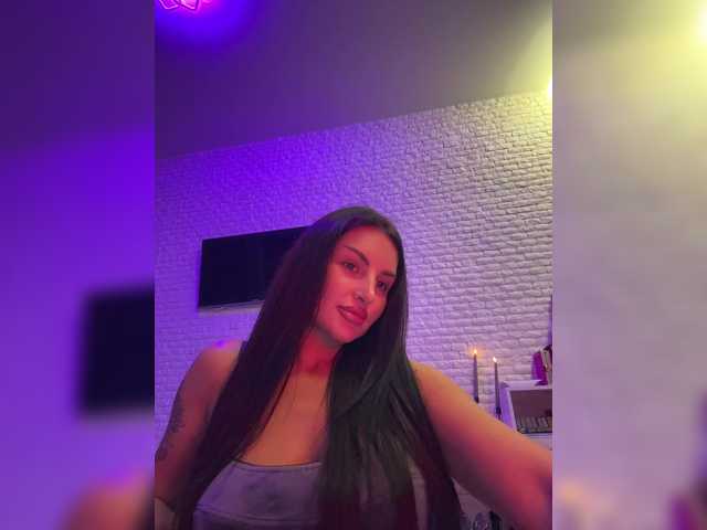 sweetkira25's BongaCams show and profile