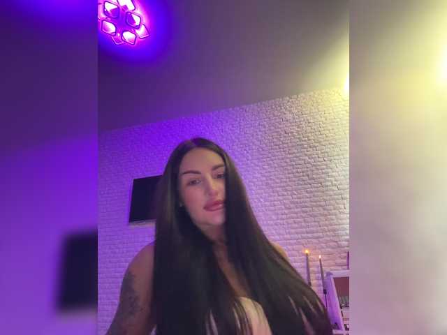 sweetkira25's BongaCams show and profile