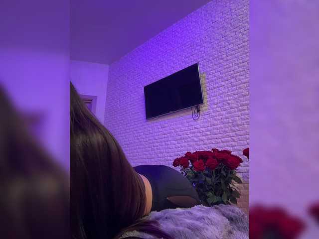 sweetkira25's BongaCams show and profile