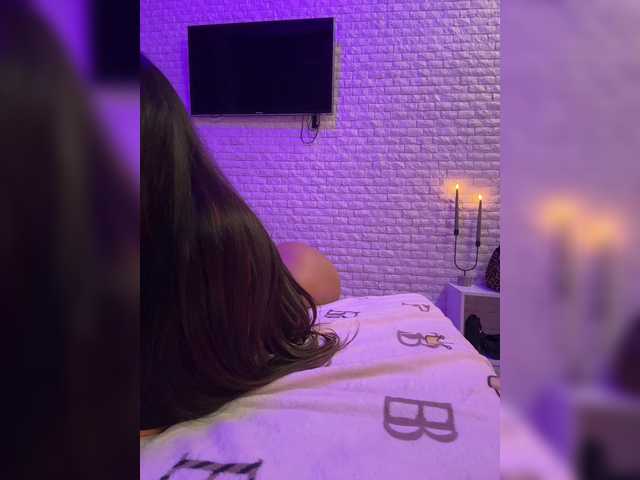 sweetkira25's BongaCams show and profile