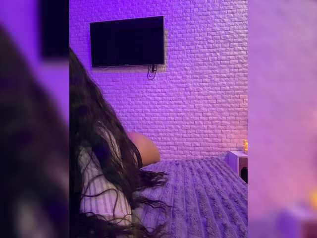 sweetkira25's BongaCams show and profile