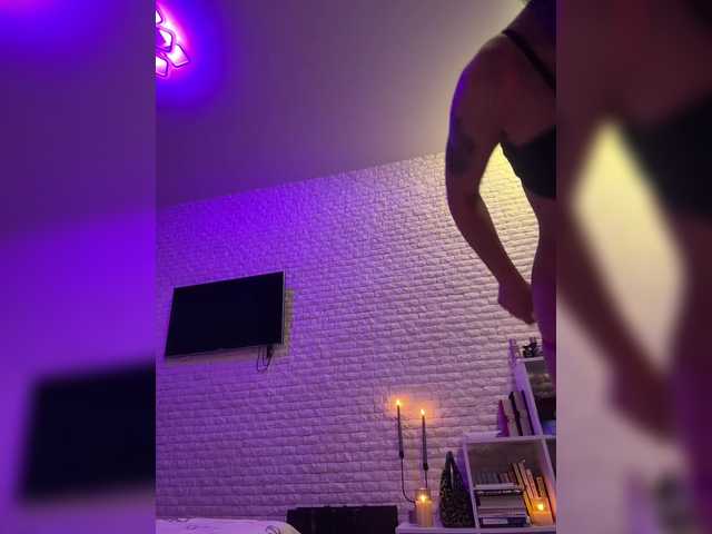 sweetkira25's BongaCams show and profile