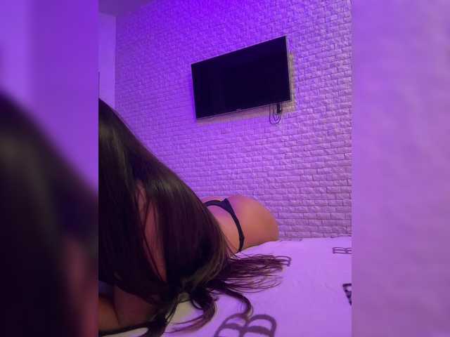 sweetkira25's BongaCams show and profile