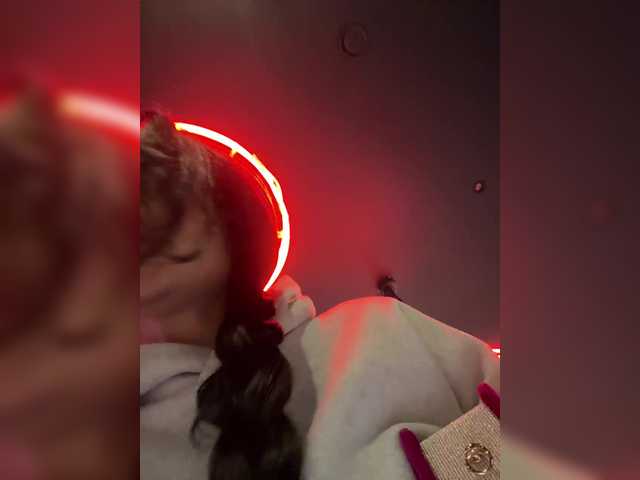 sweetkira25's BongaCams show and profile