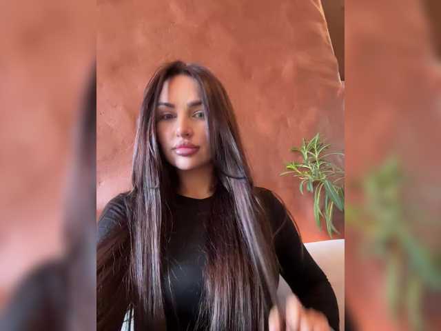 sweetkira25's BongaCams show and profile