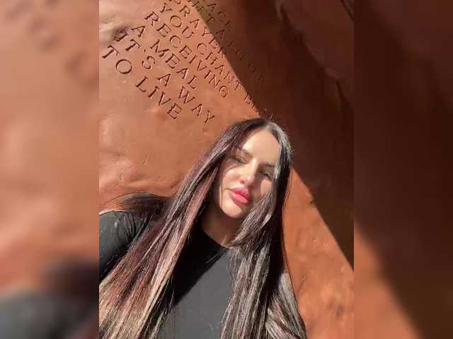 sweetkira25's BongaCams show and profile