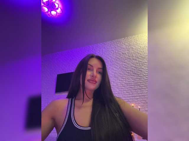 sweetkira25's BongaCams show and profile