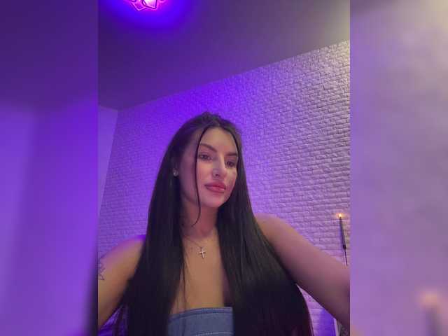 sweetkira25's BongaCams show and profile