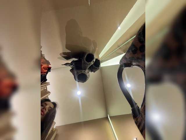 sweetkira25's BongaCams show and profile