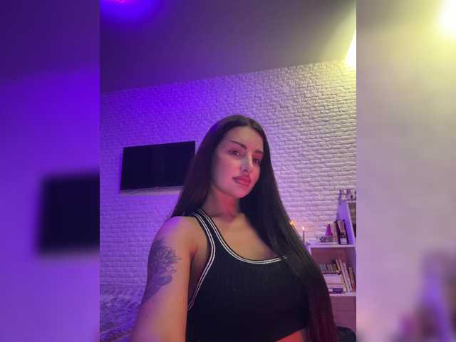sweetkira25's BongaCams show and profile