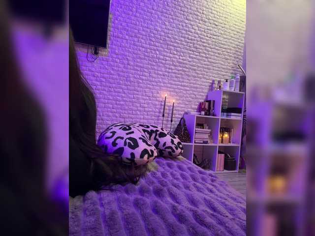 sweetkira25's BongaCams show and profile