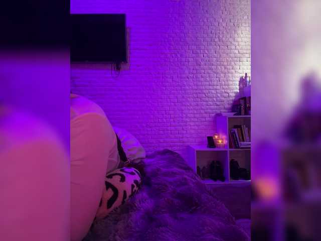 sweetkira25's BongaCams show and profile