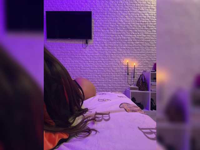 sweetkira25's BongaCams show and profile