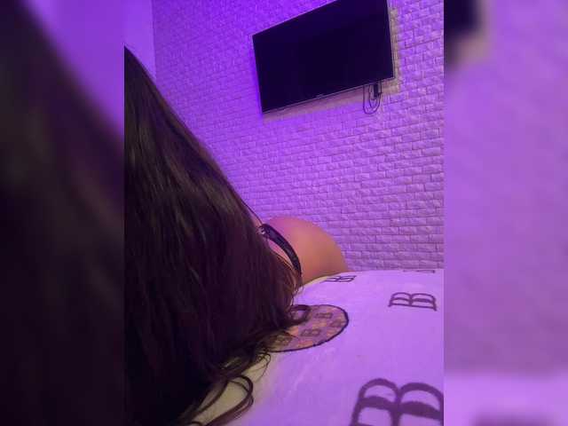 sweetkira25's BongaCams show and profile