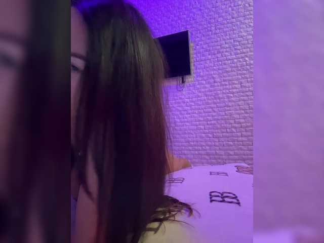 sweetkira25's BongaCams show and profile