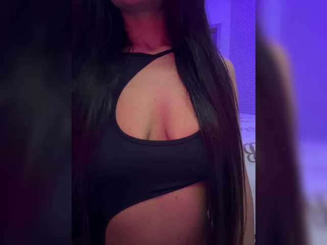 sweetkira25's BongaCams show and profile
