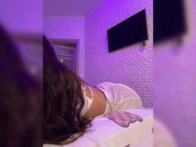 sweetkira25's BongaCams show and profile