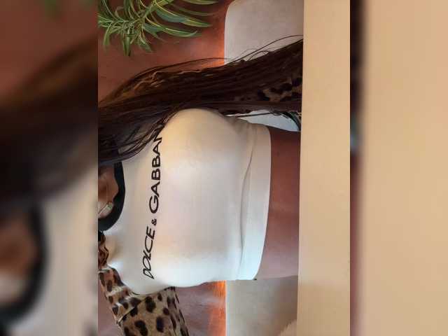 sweetkira25's BongaCams show and profile